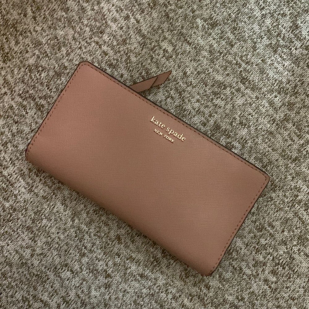 Kate Spade Mauve Wallet. like new